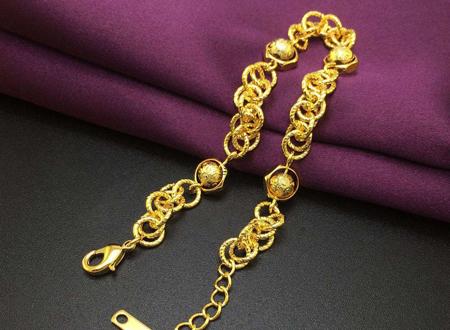 双子座女生的性格特点解析 双子座女性的情感与社交特征