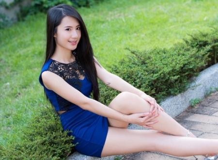 男人手相看财运 掌心算未来