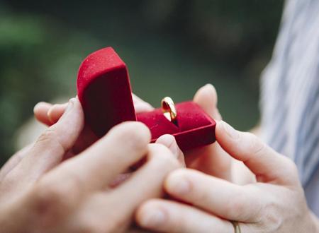 雄属鸡母属牛八字搭配 完美组合称赞难错过